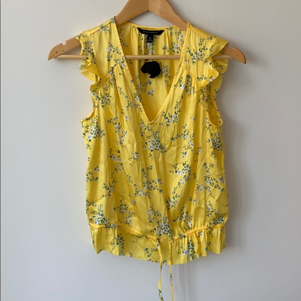 Floral silky top!